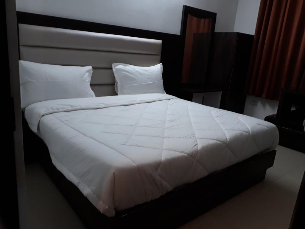 Hotel Katra Residency Eksteriør bilde