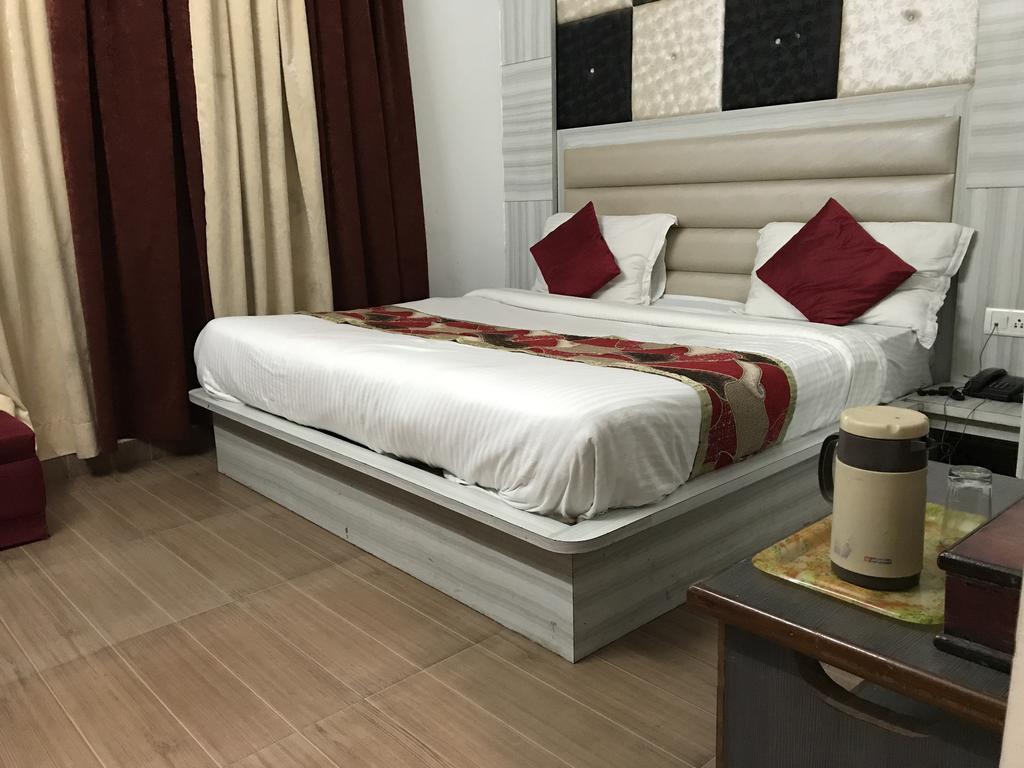 Hotel Katra Residency Eksteriør bilde