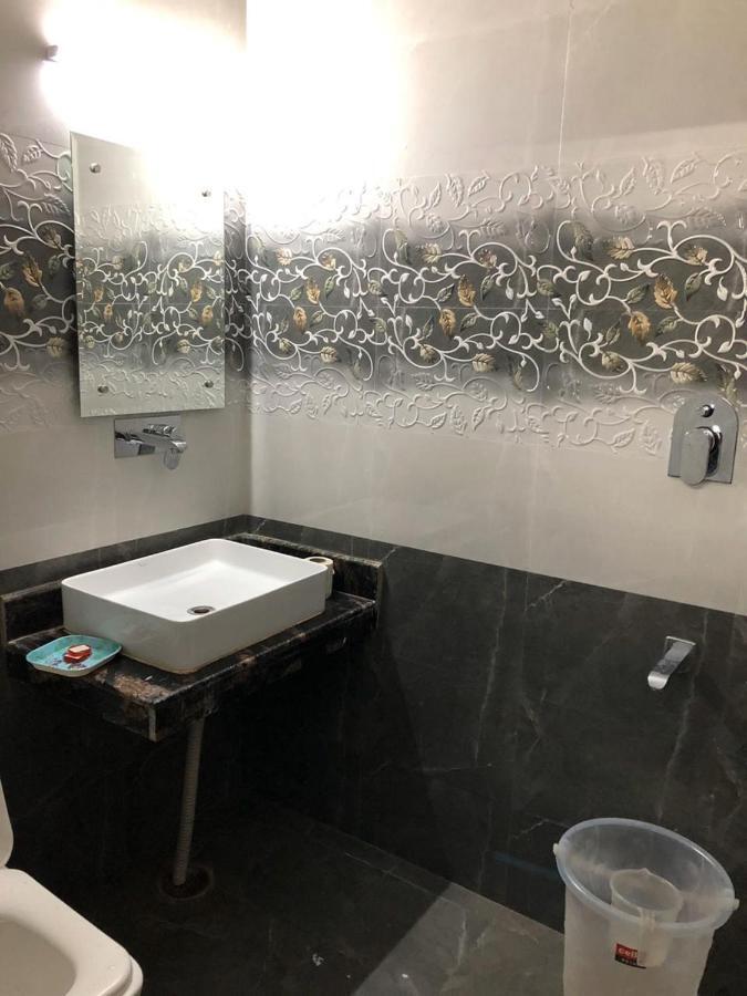 Hotel Katra Residency Eksteriør bilde